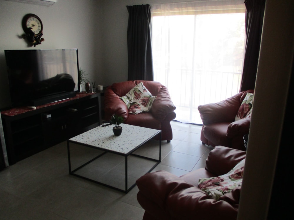 Apartment to rent in Athlone Park - 1WB1726831