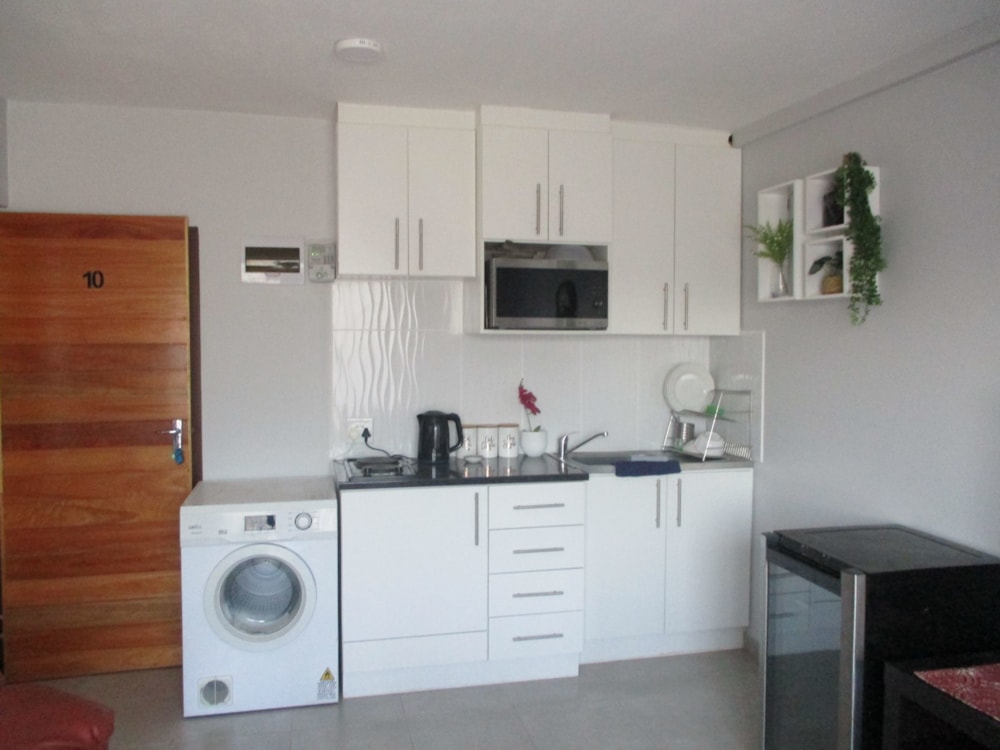 Apartment to rent in Athlone Park - 1WB1726831