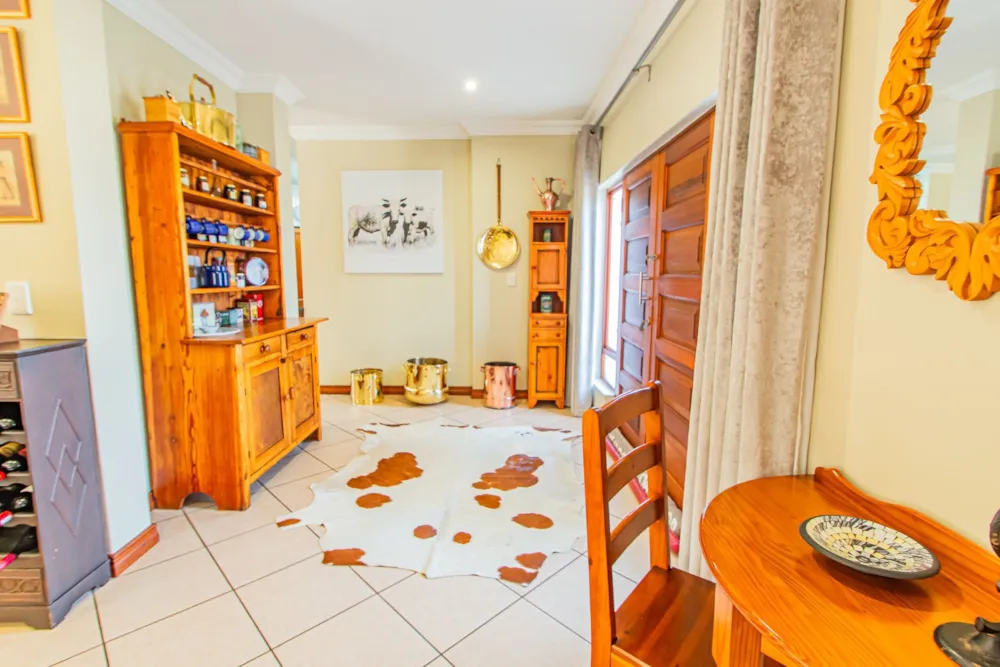 House for sale in Midstream Estate - CN1622037