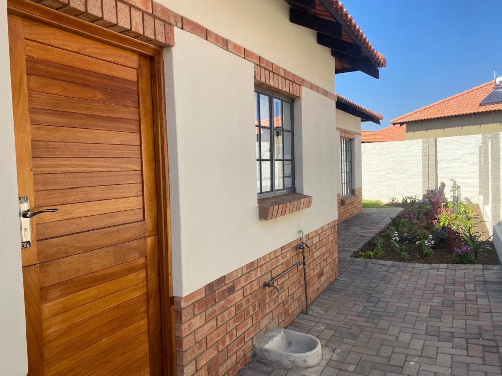 House for sale in Hexrivier Lifestyle Estate - 1RU1622161