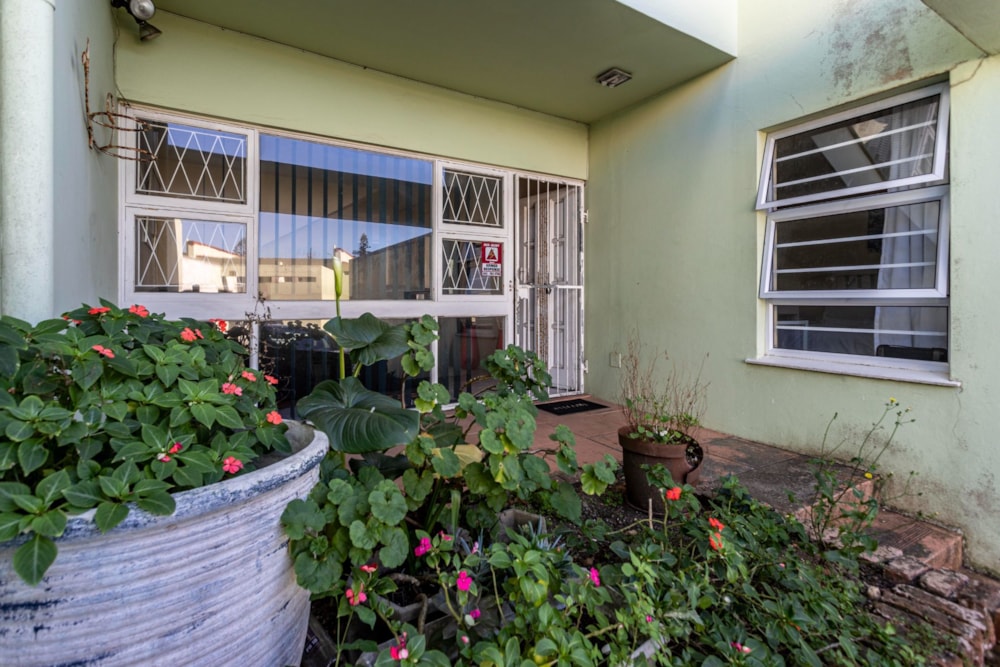 Double-storey apartment sold in Quigney - 1ET1622820