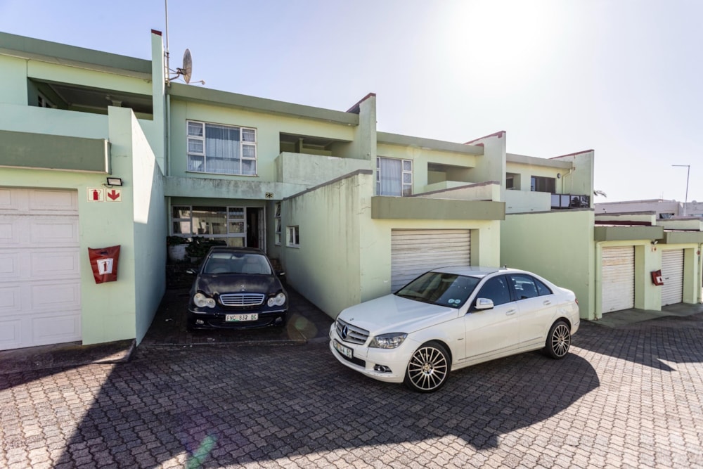 Double-storey apartment sold in Quigney - 1ET1622820