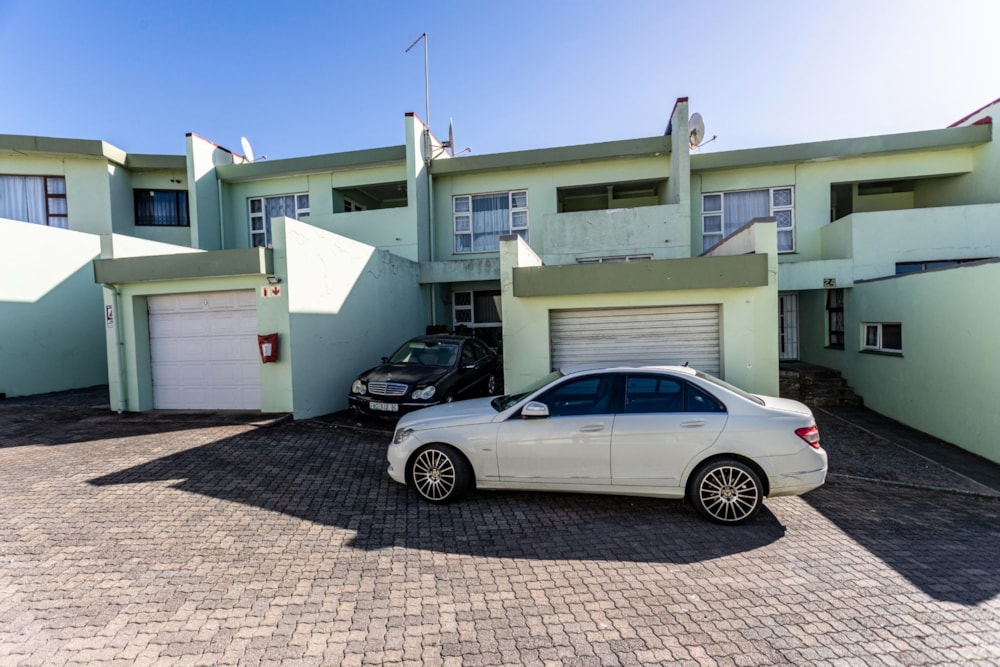 Double-storey apartment sold in Quigney - 1ET1622820