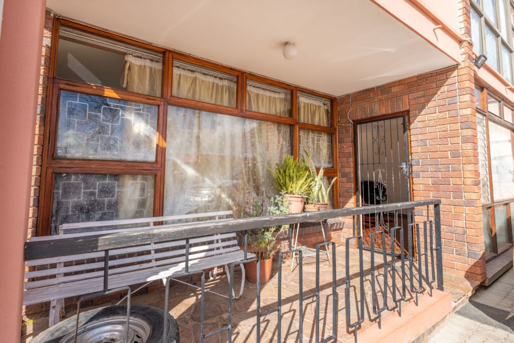 Apartment for sale in Sunnyside, Grahamstown, Makhanda - 1GC1622561
