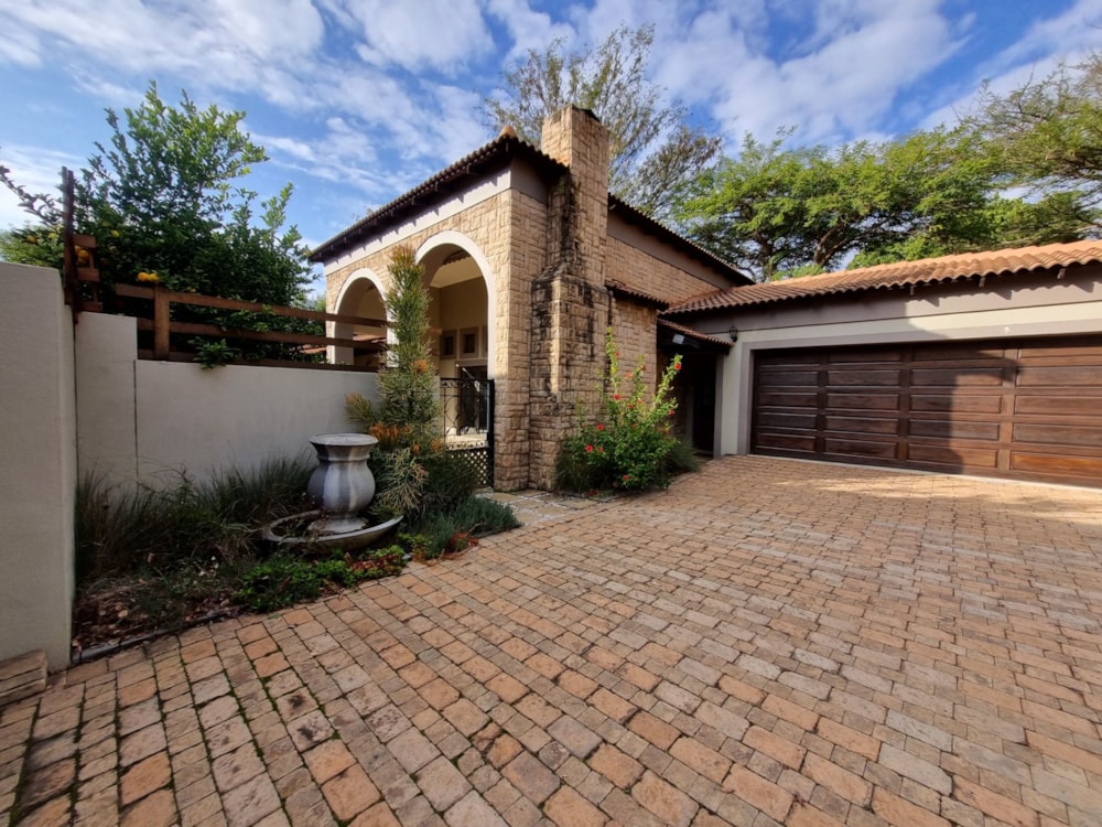 House for sale in Silver Lakes Golf Estate - PT1718305