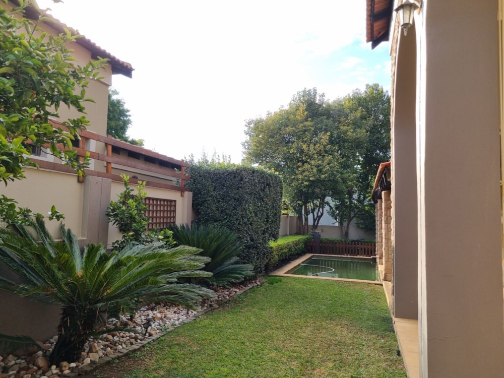 House for sale in Silver Lakes Golf Estate - PT1718305