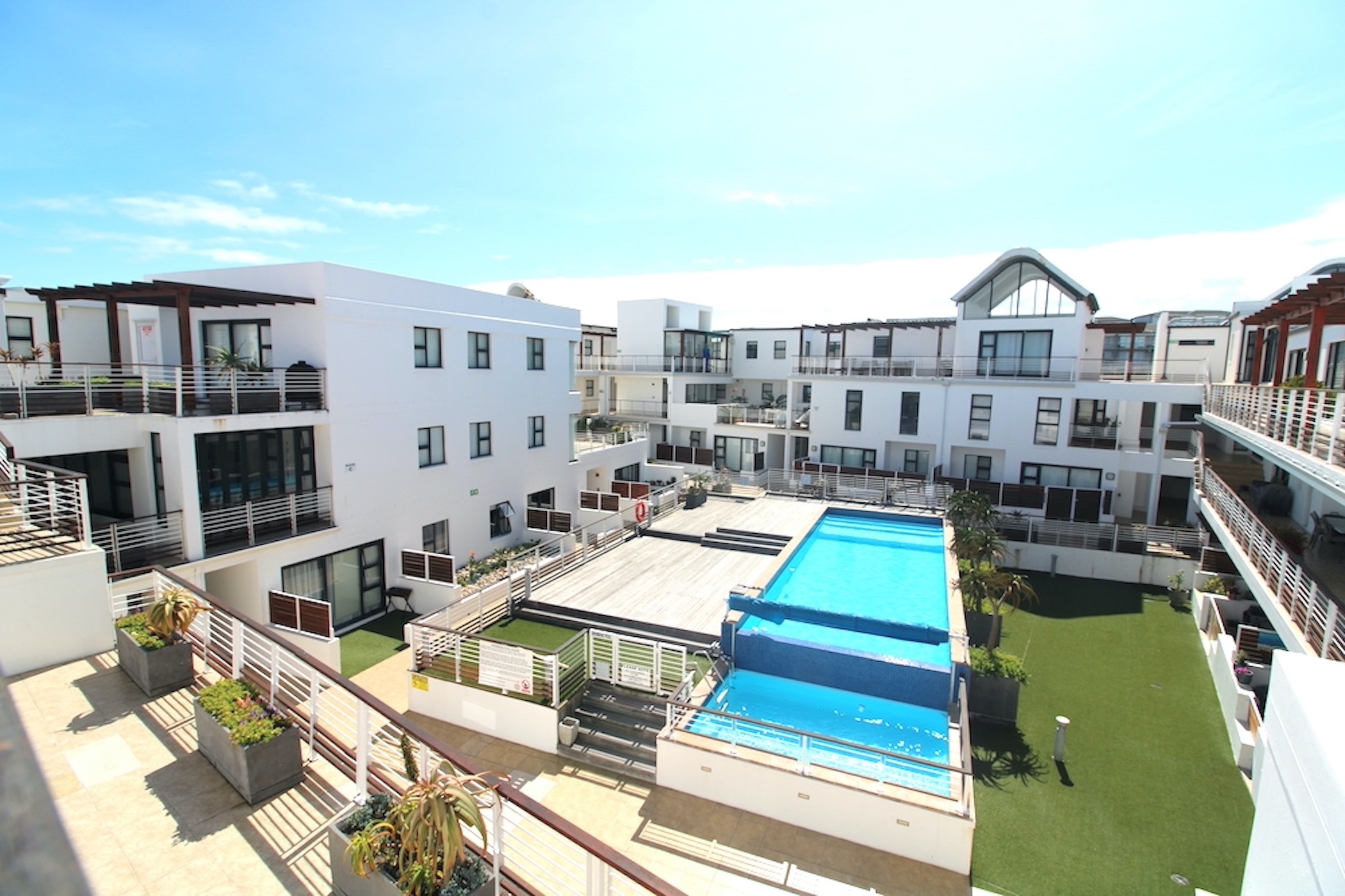 Apartment for sale in Big Bay - 1TV1738914