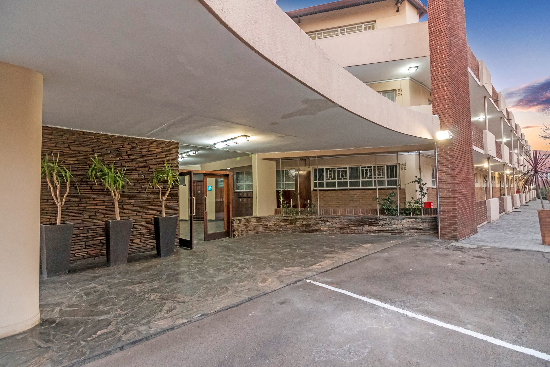 Apartment for sale in Waverley, Johannesburg - HP1624865