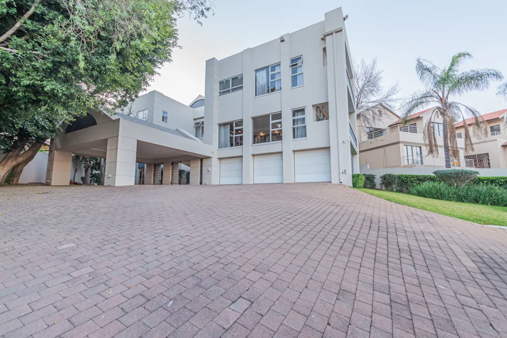 House let in Waterkloof Ridge - PTL1727480 House let in Waterkloof Ridge - PTL1727480