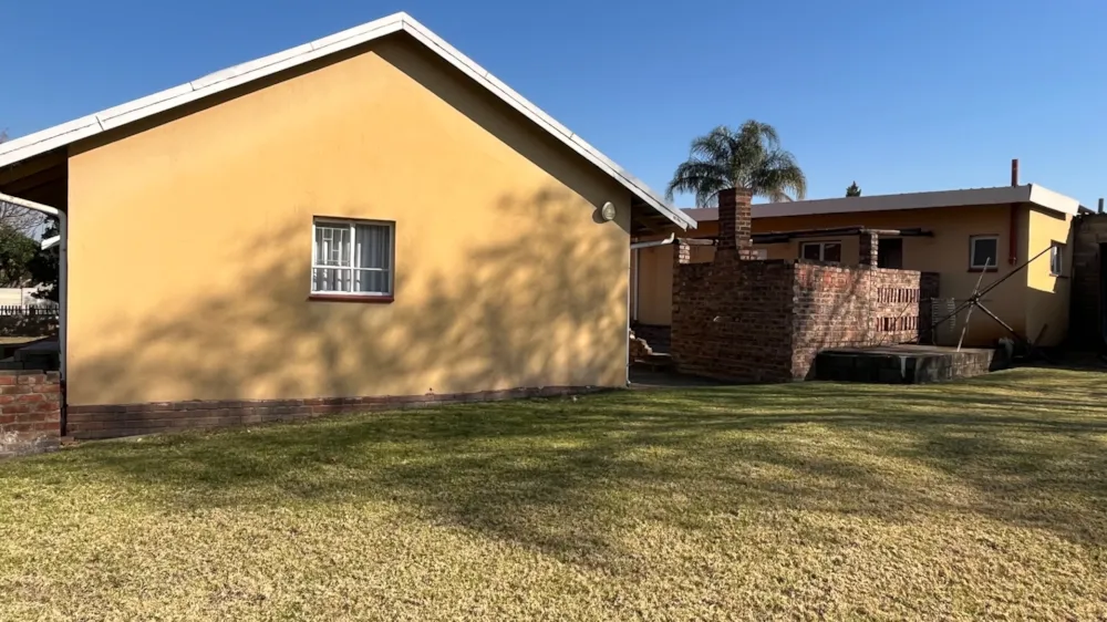 House let in Pioneer Park - 1NW1696810
