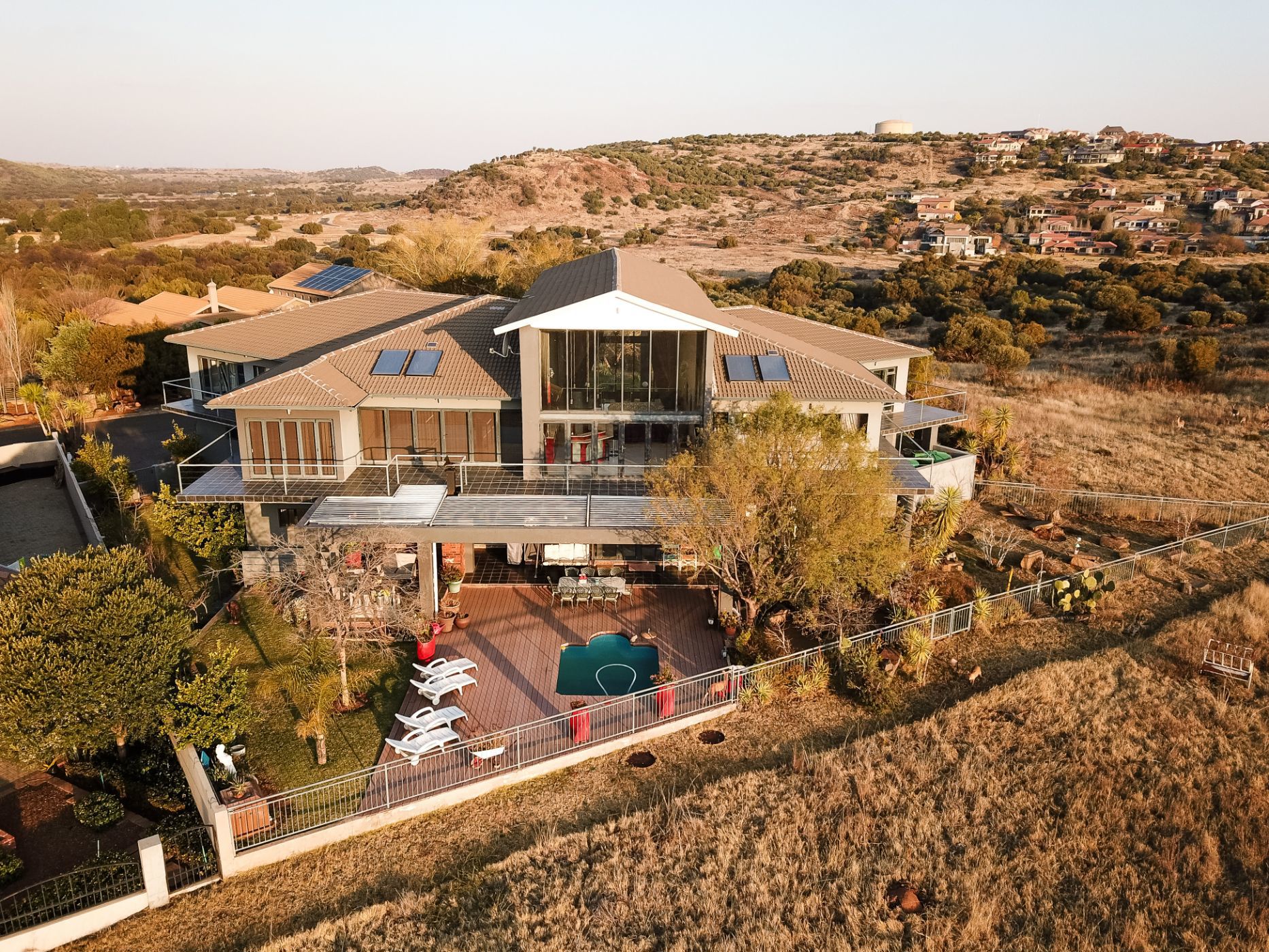 Double-storey house for sale in Woodland Hills - 1BX1716531