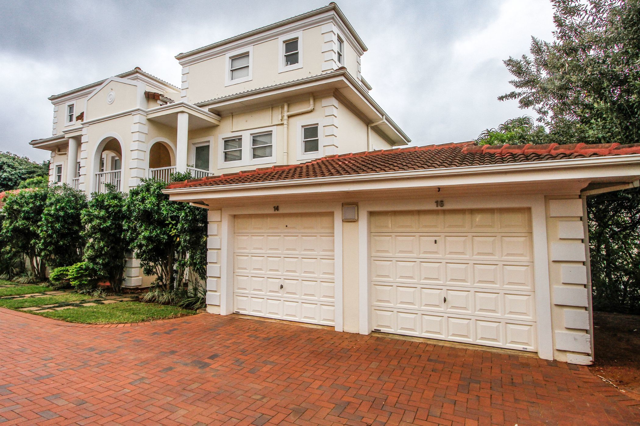 Townhouse for sale in La Lucia - 1ND1625366