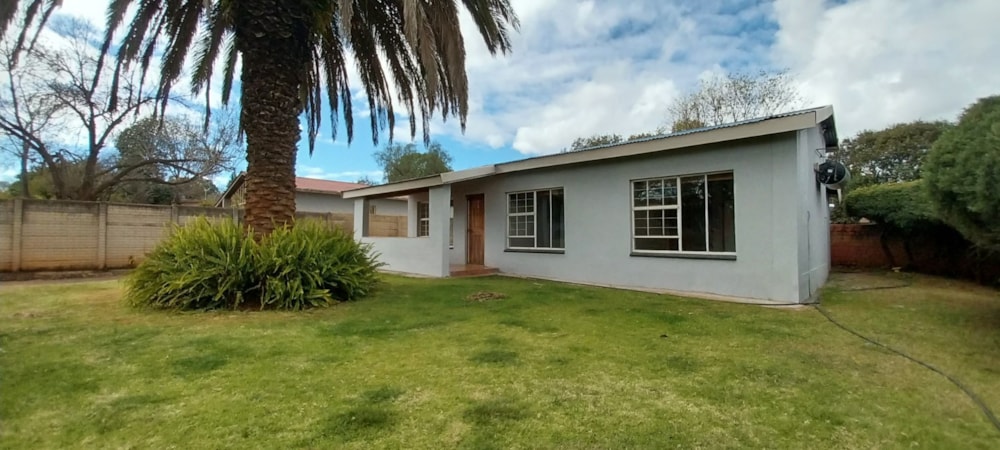 Garden apartment to rent in Lydenburg (Mashishing) - 1LY1747655 Garden apartment to rent in Lydenburg (Mashishing) - 1LY1747655