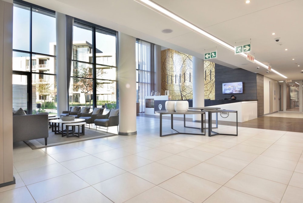 Bachelor apartment for sale in Menlyn - PT1730386