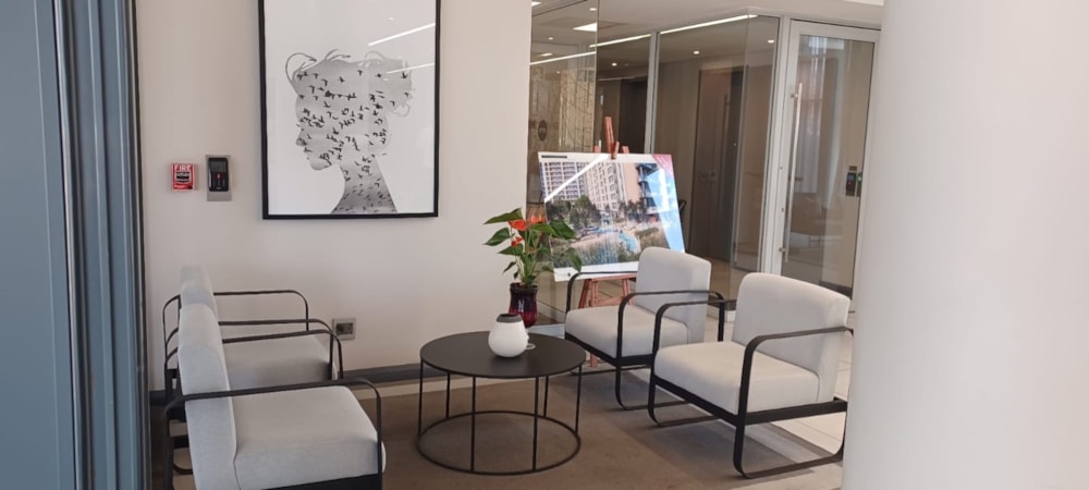 Bachelor apartment for sale in Menlyn - PT1730386