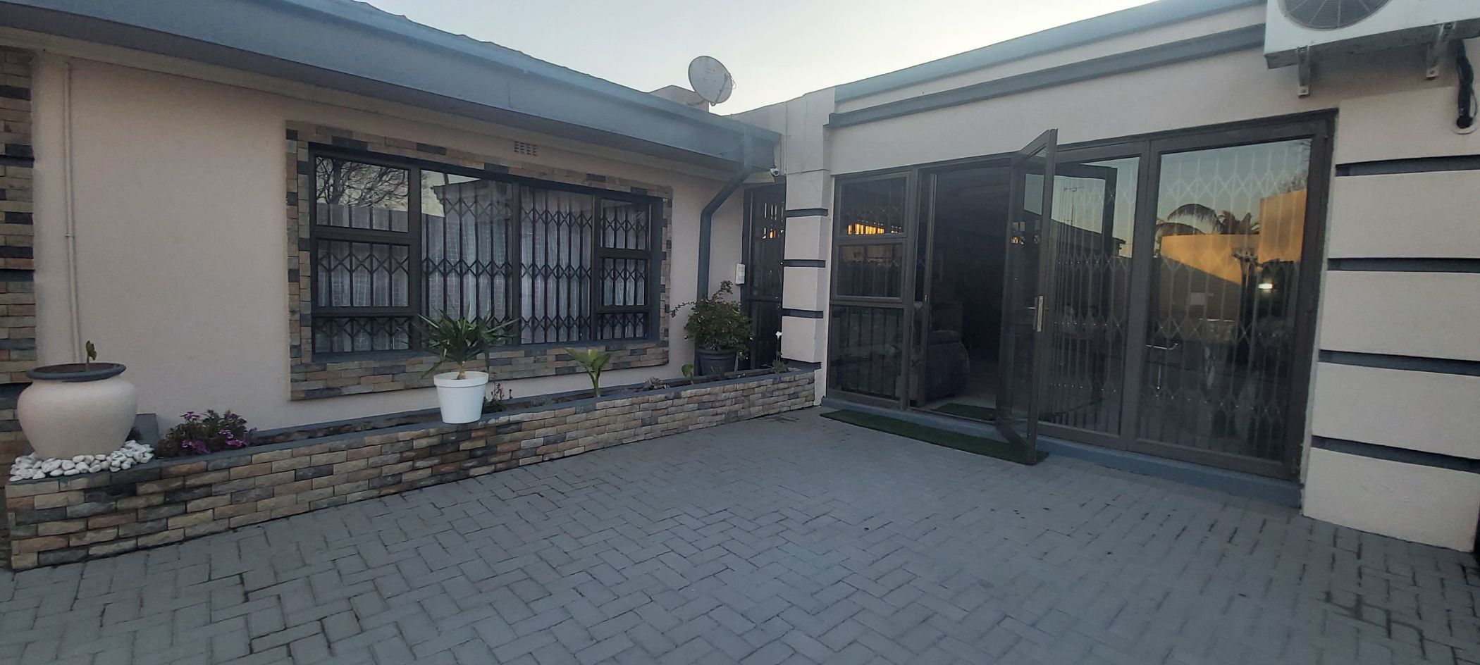 House for sale in Sonlandpark - 1VT1623983