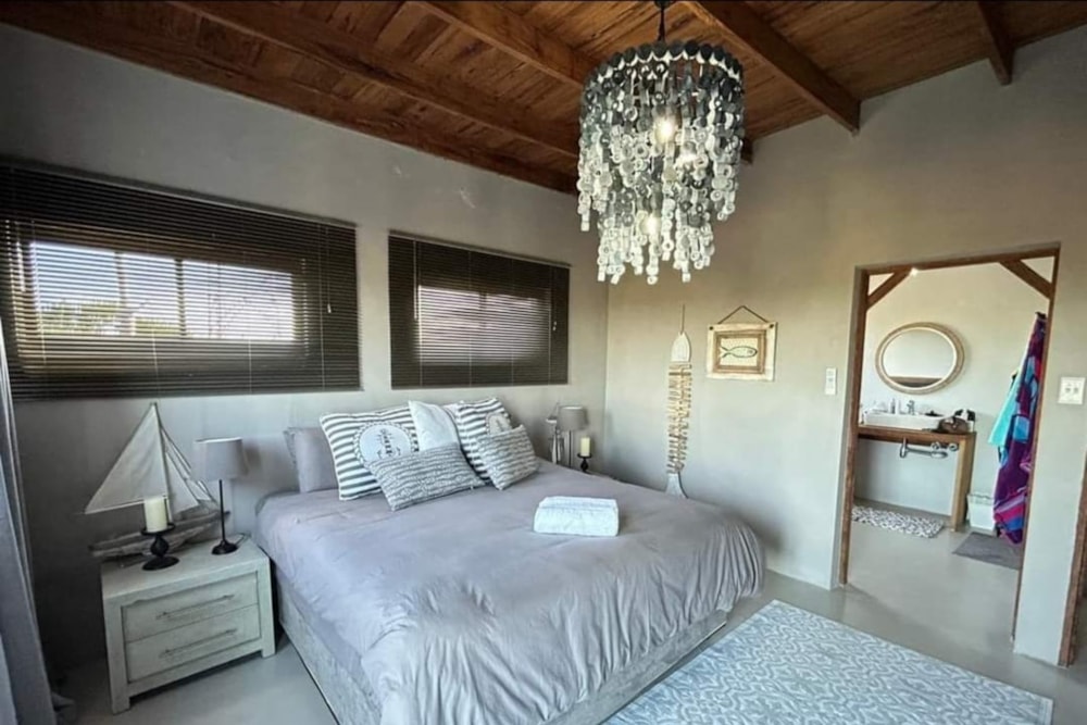 Beachfront villa for sale in Praia da Barra, Mozambique - 3MQ1624099 Beachfront villa for sale in Praia da Barra, Mozambique - 3MQ1624099