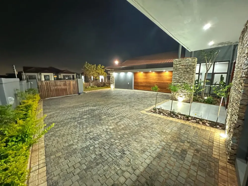 Double-storey house for sale in Izinga - 1ND1624211