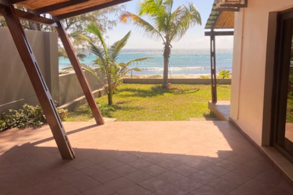 Beachfront villa for sale in Pemba, Cabo Delgado, Mozambique - 3MQ1624230