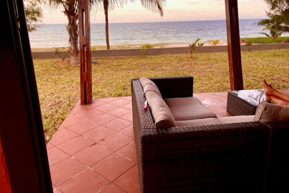 Beachfront villa for sale in Pemba, Cabo Delgado, Mozambique - 3MQ1624230