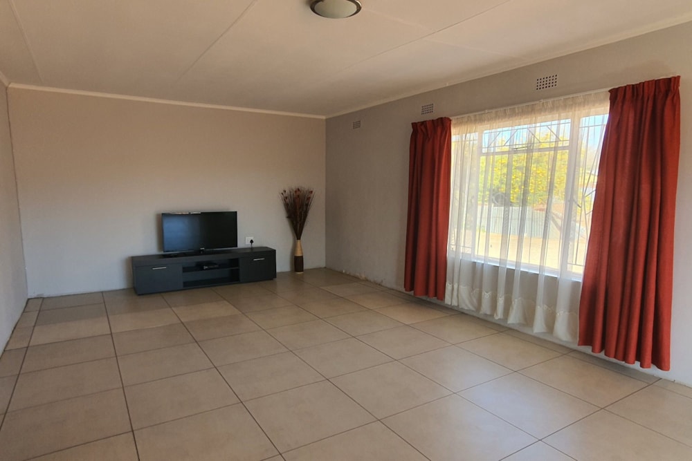 House let in Barkly West - 1KJ1695843 House let in Barkly West - 1KJ1695843