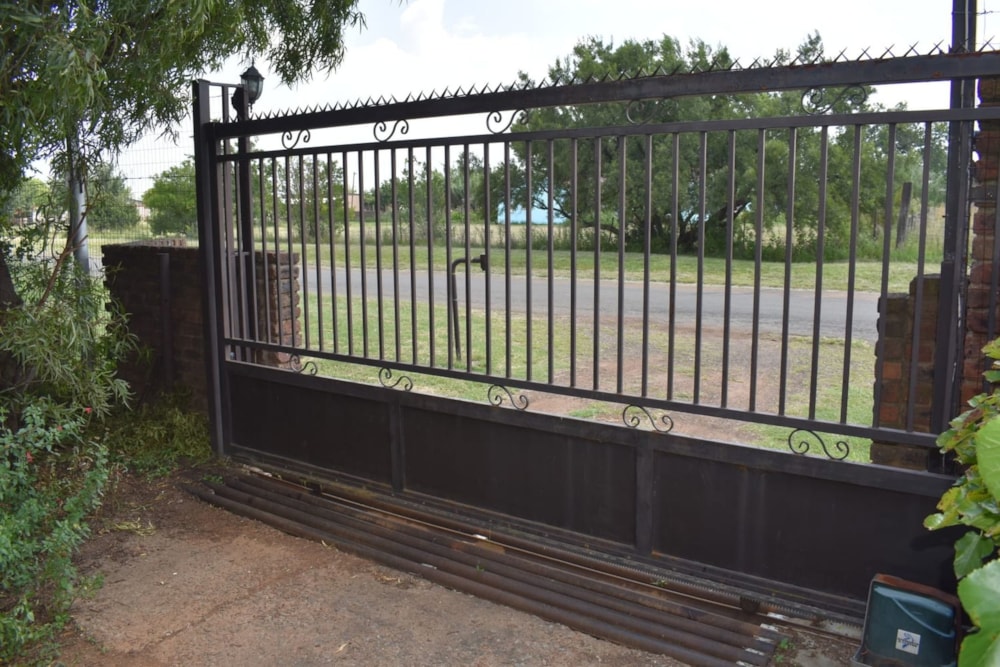 Smallholding for sale in Mooilande - 1VT1625121