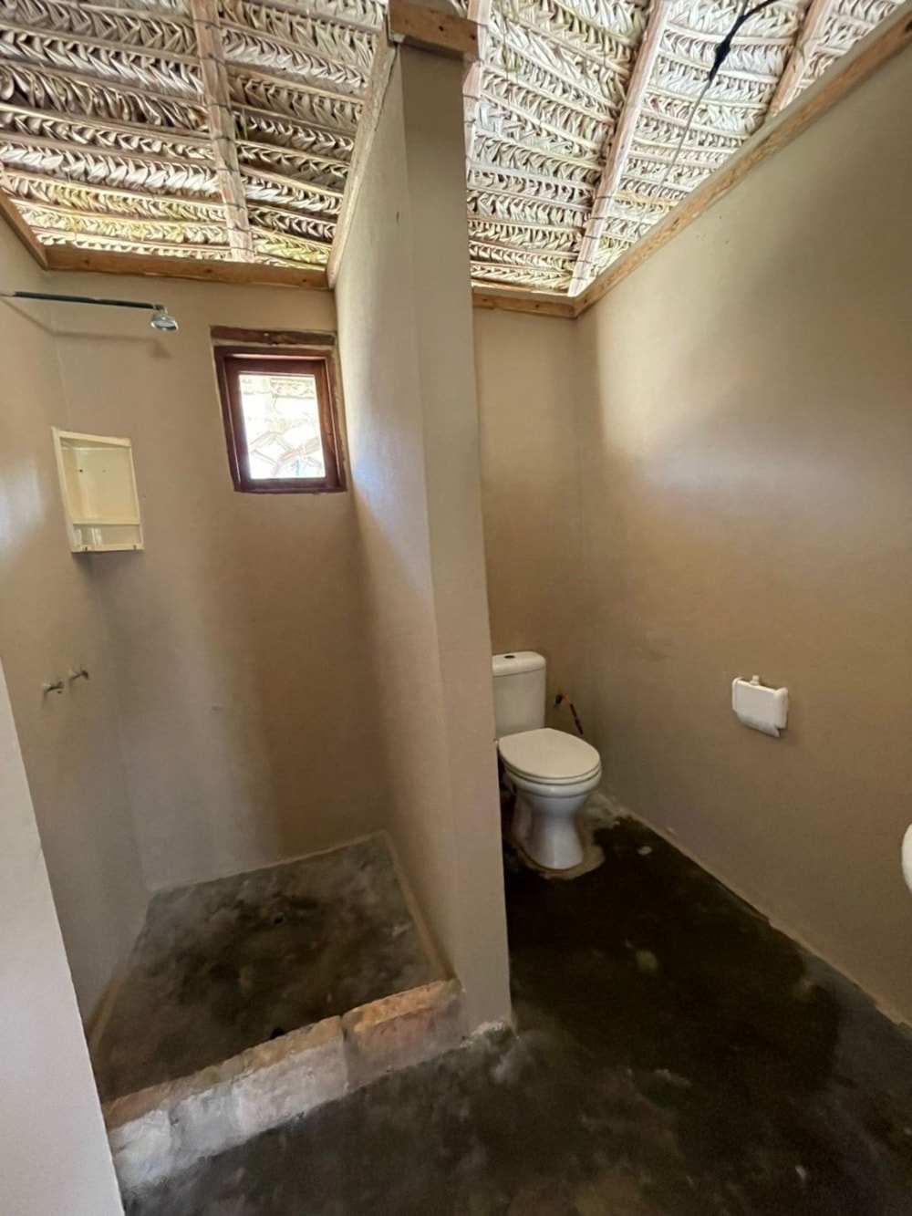 Beach bungalow for sale in Inharrime, Mozambique - 3MQ1625061