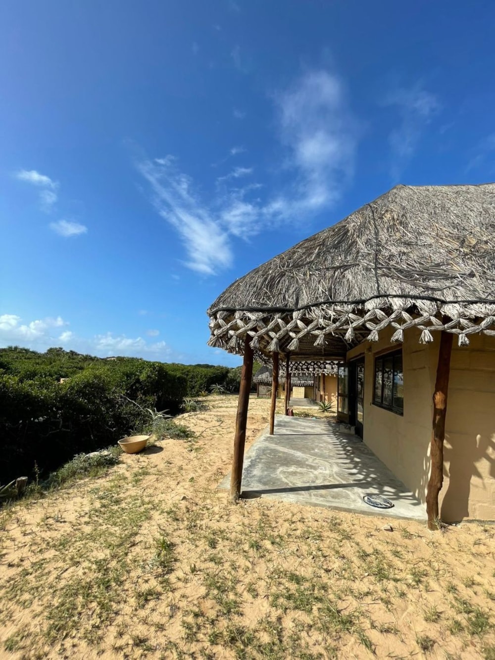 Beach bungalow for sale in Inharrime, Mozambique - 3MQ1625061