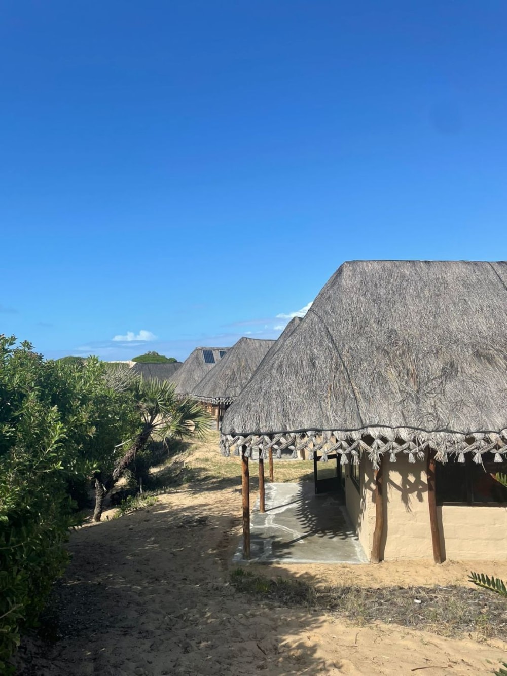 Beach bungalow for sale in Inharrime, Mozambique - 3MQ1625061