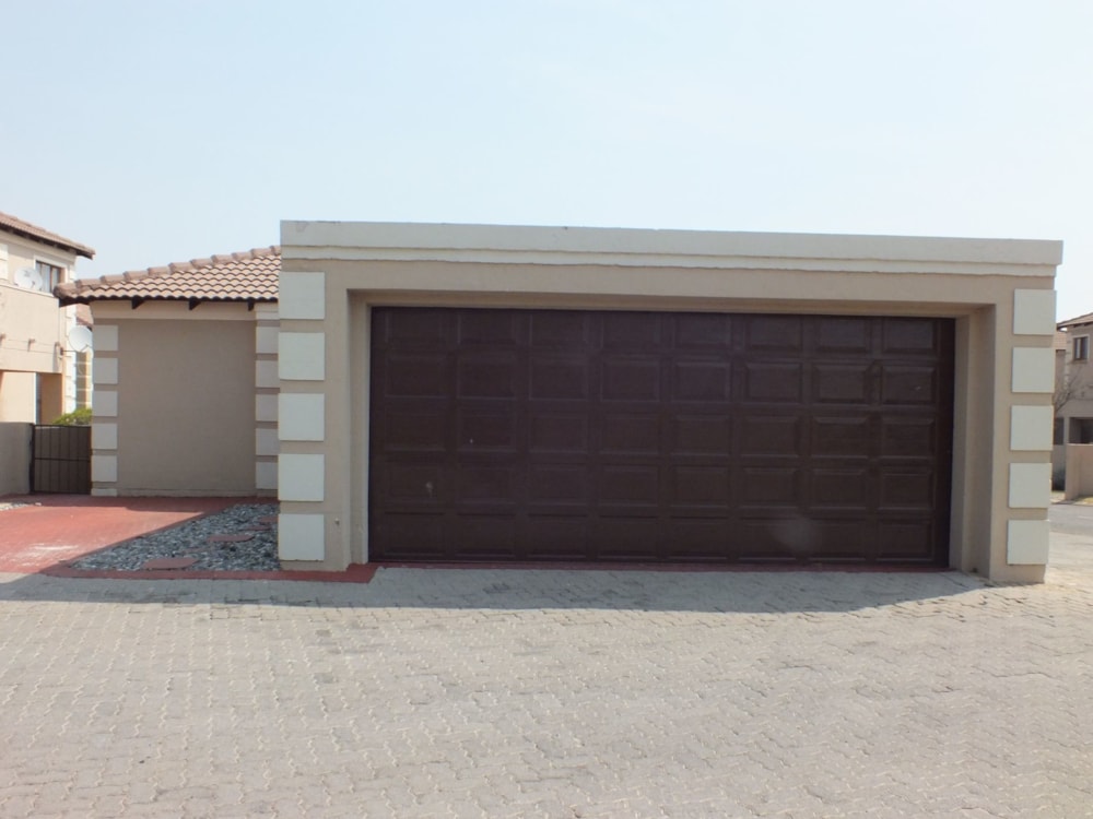 Security estate home let in The Reeds - CNL1668853 Security estate home let in The Reeds - CNL1668853