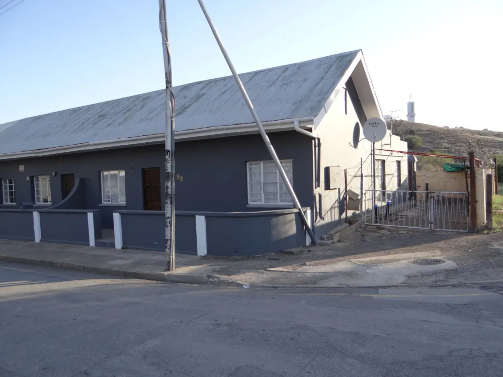 House for sale in Beaufort West - 1KK1626213 House for sale in Beaufort West - 1KK1626213