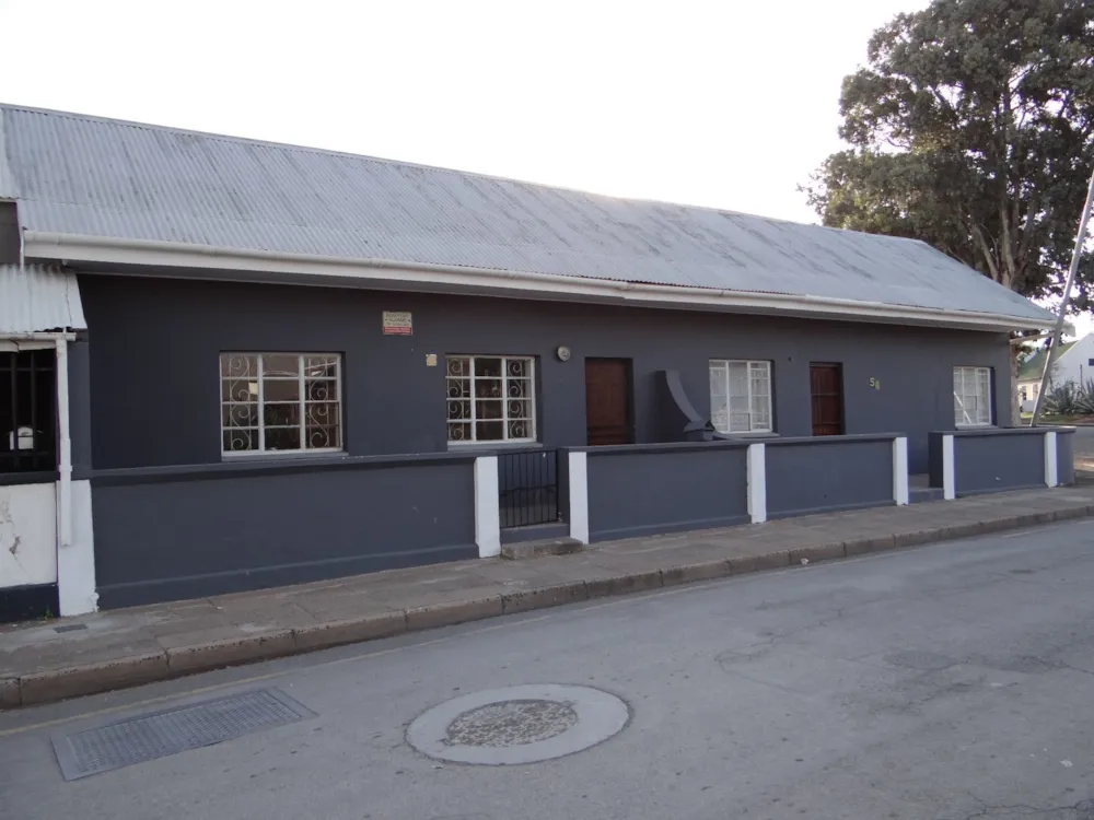 House for sale in Beaufort West - 1KK1626213 House for sale in Beaufort West - 1KK1626213