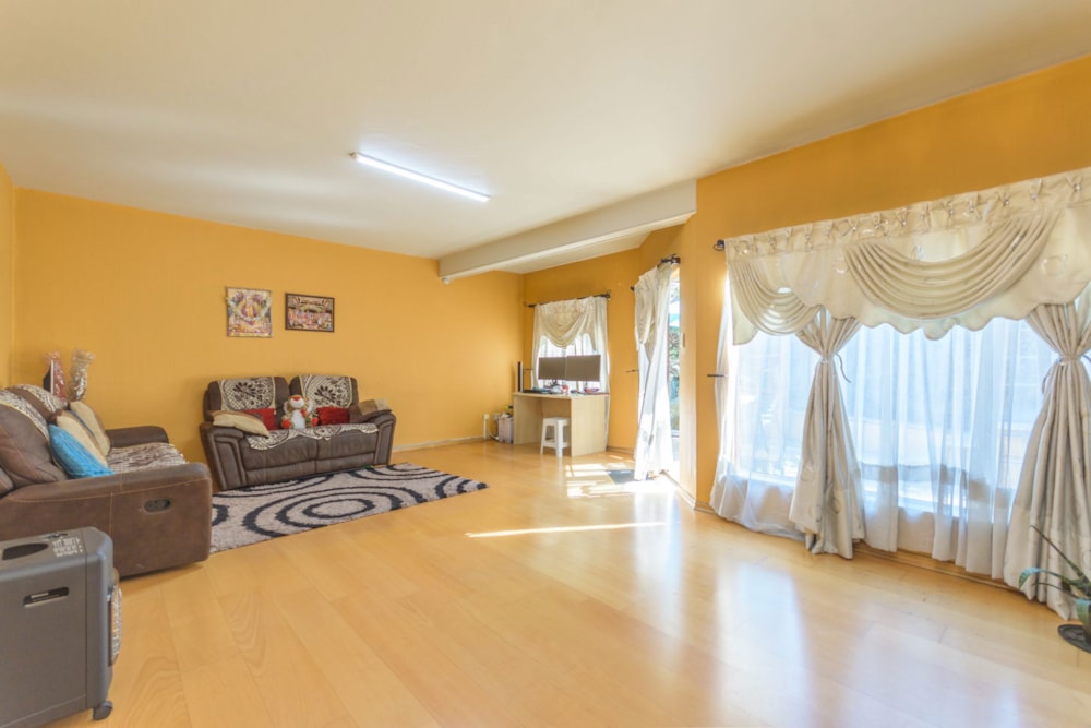 Apartment for sale in Windsor East - RAN1626457 Apartment for sale in Windsor East - RAN1626457