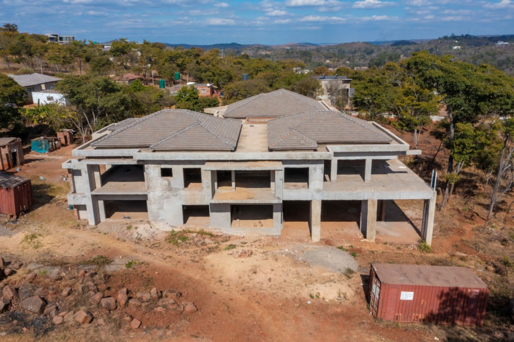 Multi-storey house for sale in Helensvale, Zimbabwe - 3ZB1626588 Multi-storey house for sale in Helensvale, Zimbabwe - 3ZB1626588