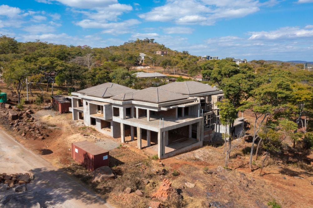 Multi-storey house for sale in Helensvale, Zimbabwe - 3ZB1626588 Multi-storey house for sale in Helensvale, Zimbabwe - 3ZB1626588