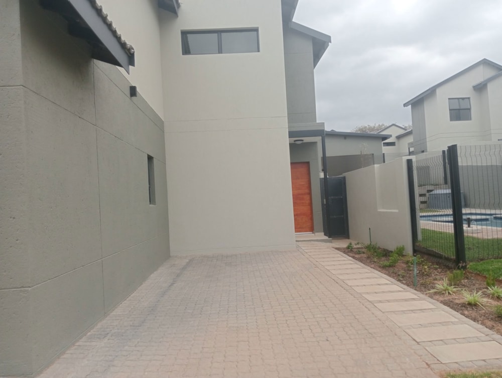 House let in Mbombela Central (Nelspruit Central) - 1NS1737206