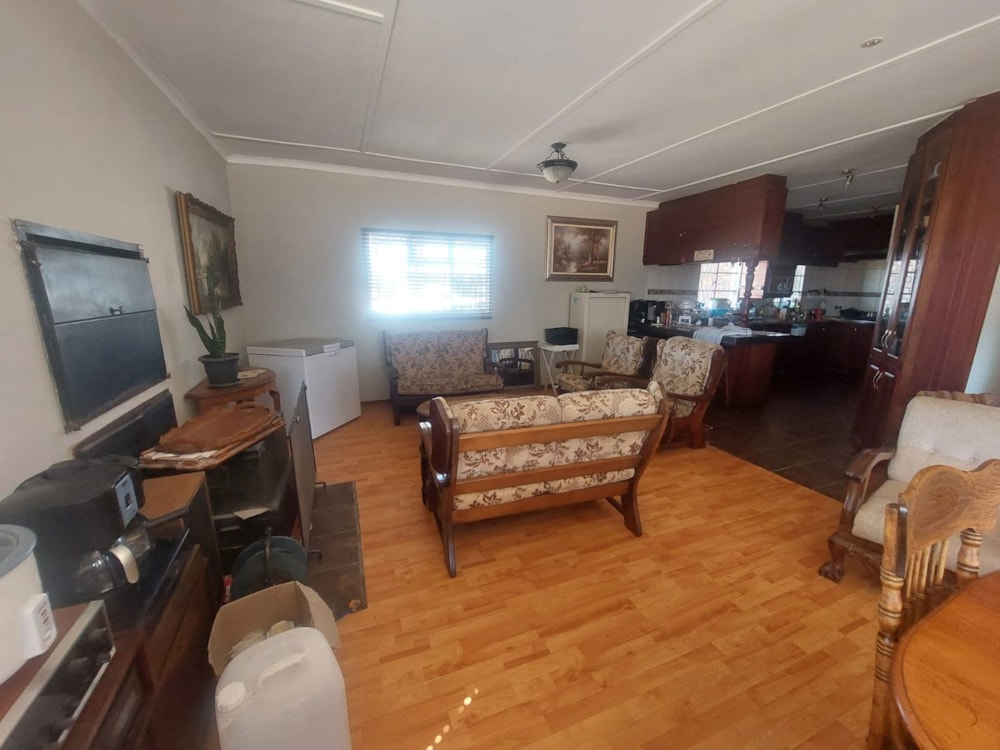 Smallholding for sale in Kromkloof - 1BTH1626787