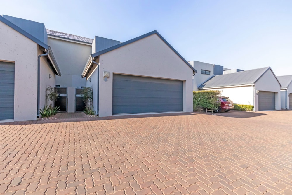 Townhouse sold in Paulshof - FW1626775 Townhouse sold in Paulshof - FW1626775