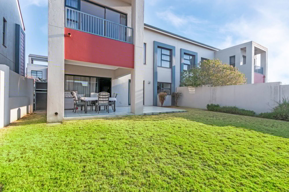 Townhouse sold in Paulshof - FW1626775 Townhouse sold in Paulshof - FW1626775