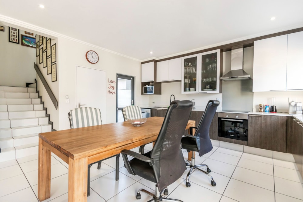 Townhouse sold in Paulshof - FW1626775 Townhouse sold in Paulshof - FW1626775