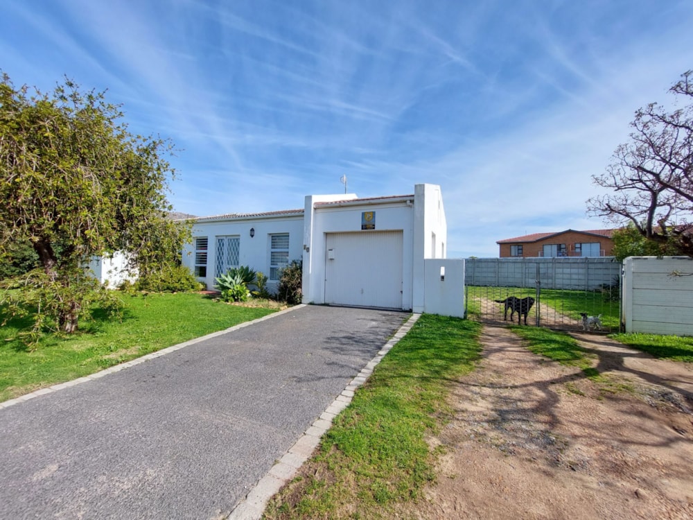 House let in Gordons Bay - SWL1712677 House let in Gordons Bay - SWL1712677