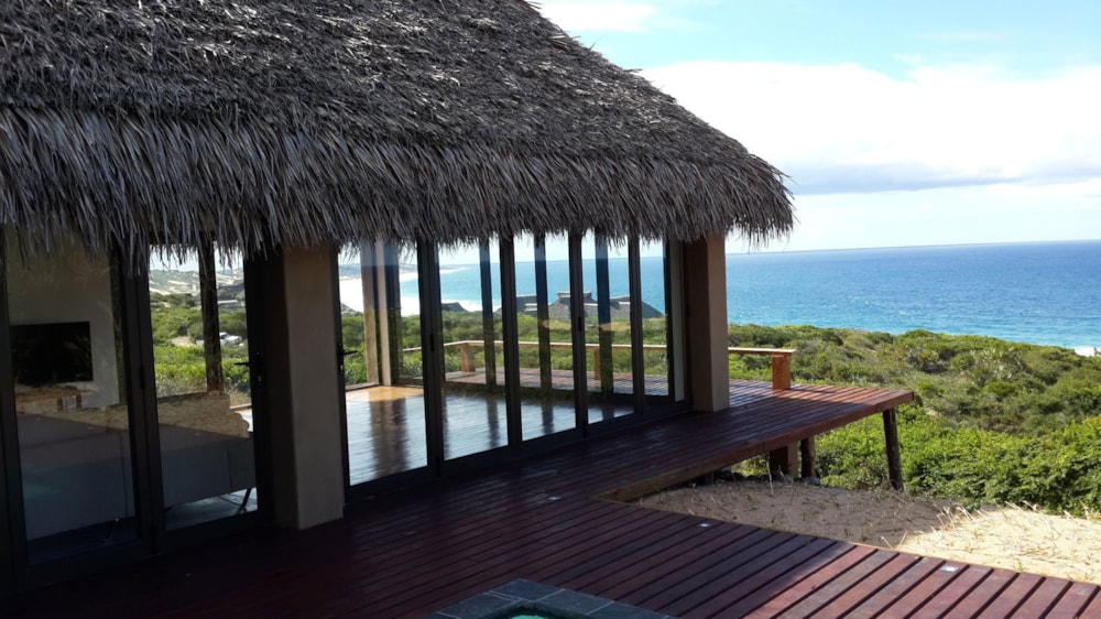 Beachfront villa for sale in Praia da Rocha, Mozambique - 3MQ1627501