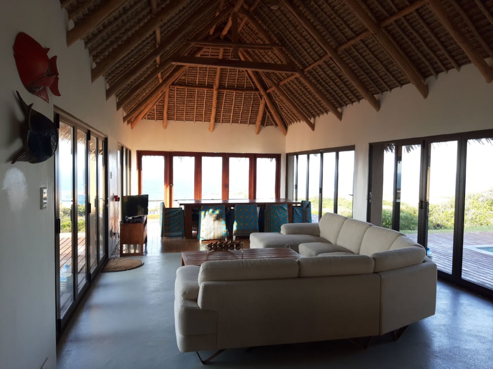 Beachfront villa for sale in Praia da Rocha, Mozambique - 3MQ1627501