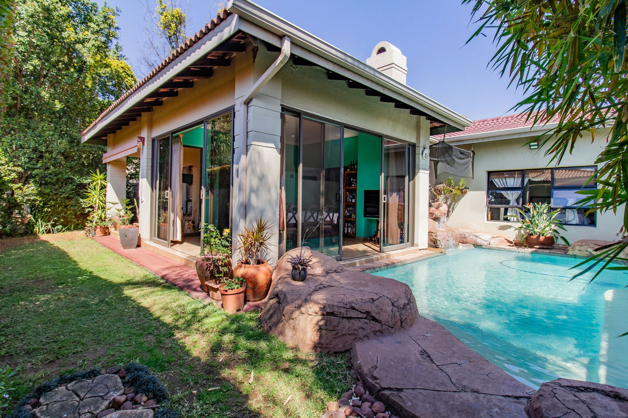 Single-storey house for sale in Pecanwood - 1HR1694094