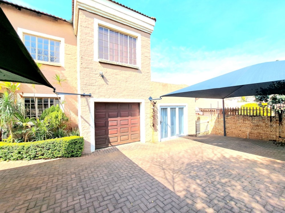 Double-storey house for sale in Safari Gardens - 1RU1034315 Double-storey house for sale in Safari Gardens - 1RU1034315