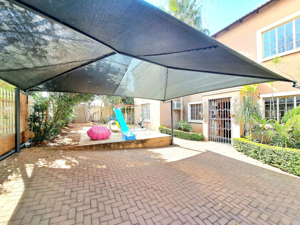 Double-storey house for sale in Safari Gardens - 1RU1034315 Double-storey house for sale in Safari Gardens - 1RU1034315