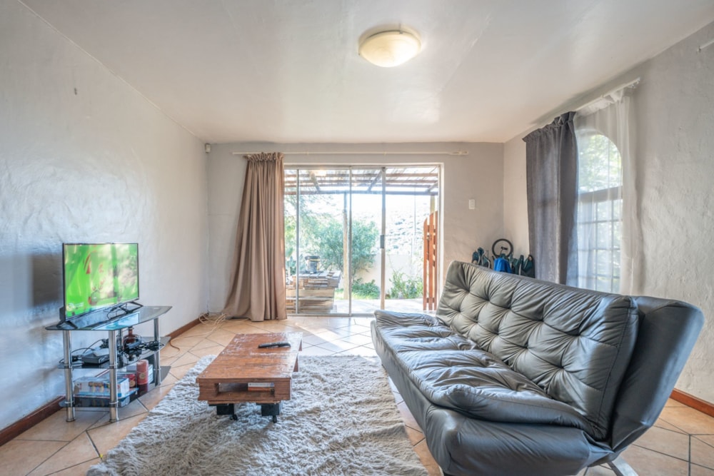 Garden apartment let in Oatlands North - 1GC1714078