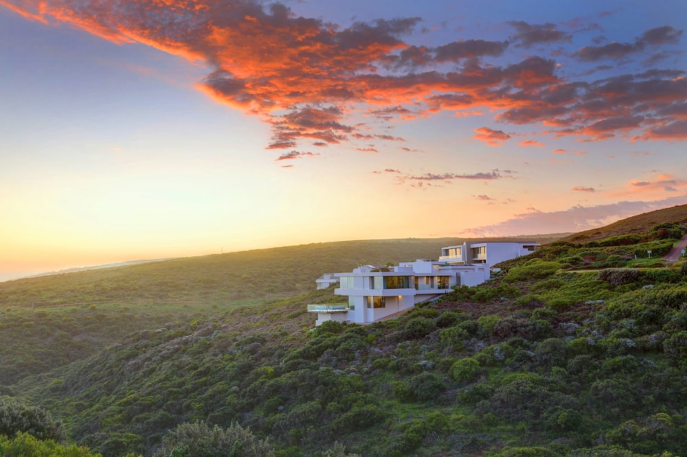 House sold in Pinnacle Point Golf Estate - 1MB1698405