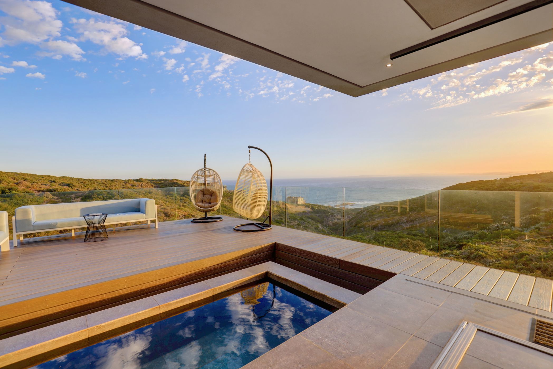 House for sale in Pinnacle Point Golf Estate - 1MB1698405