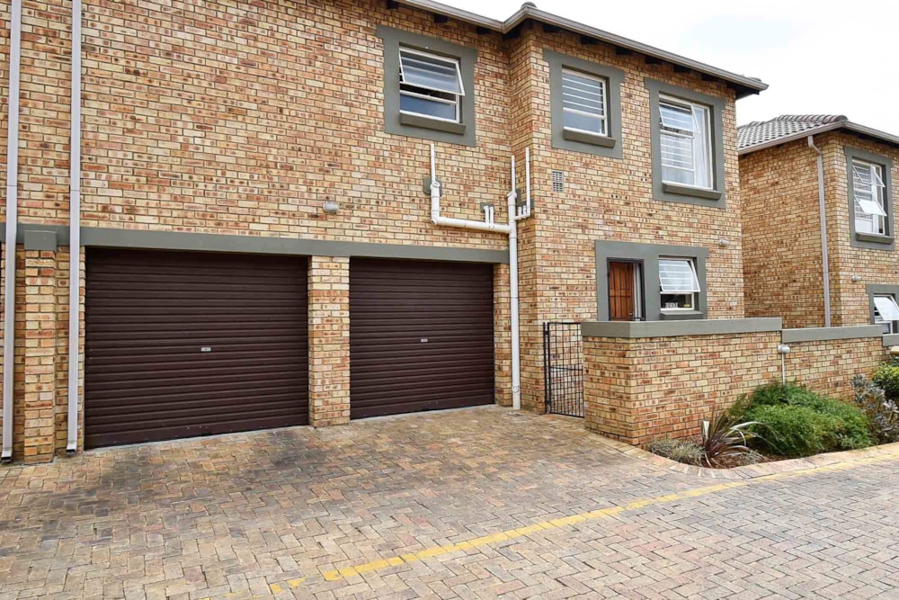 Townhouse to rent in Wilgeheuwel - RAL1729264